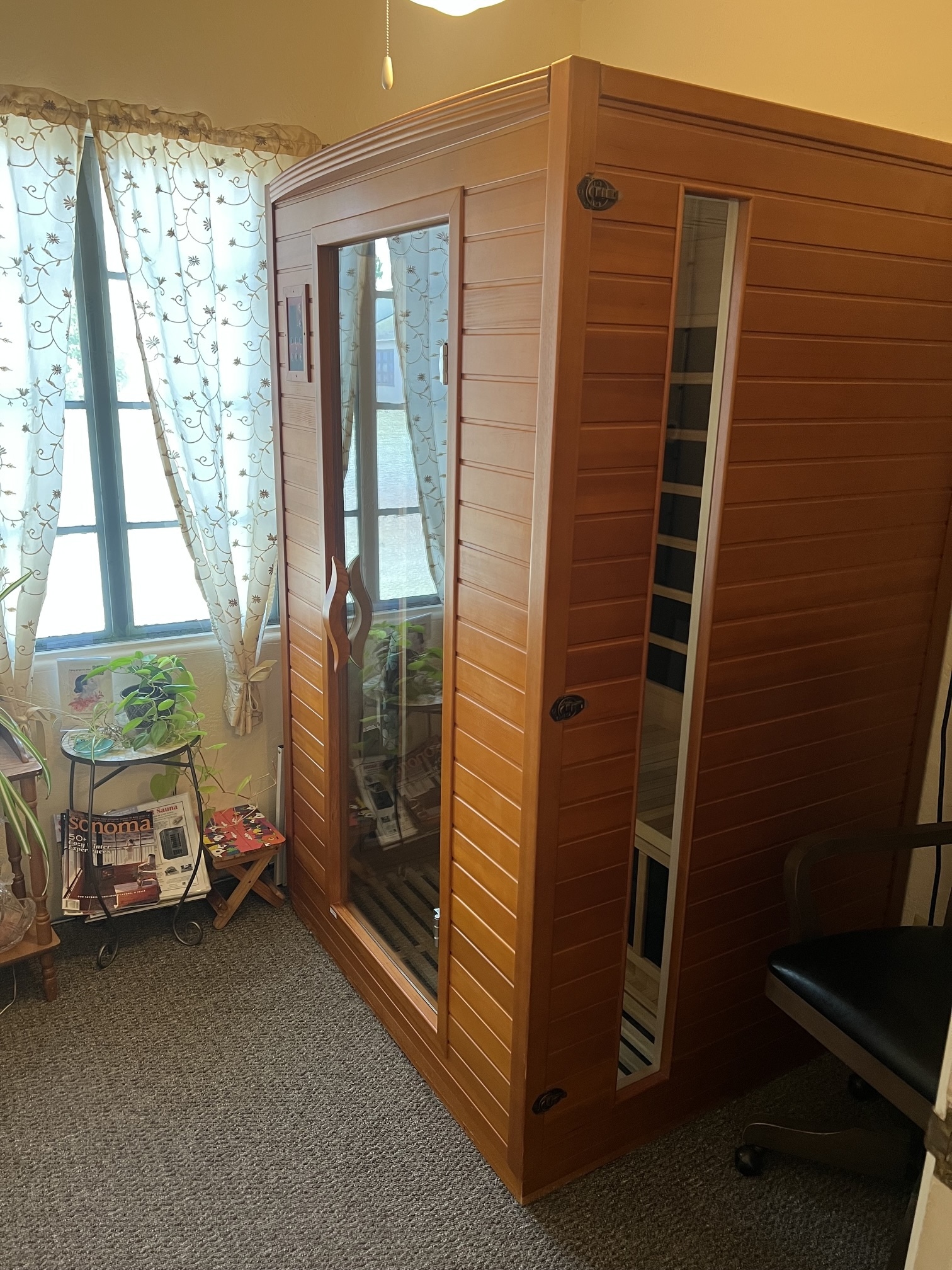 Far-infrared sauna